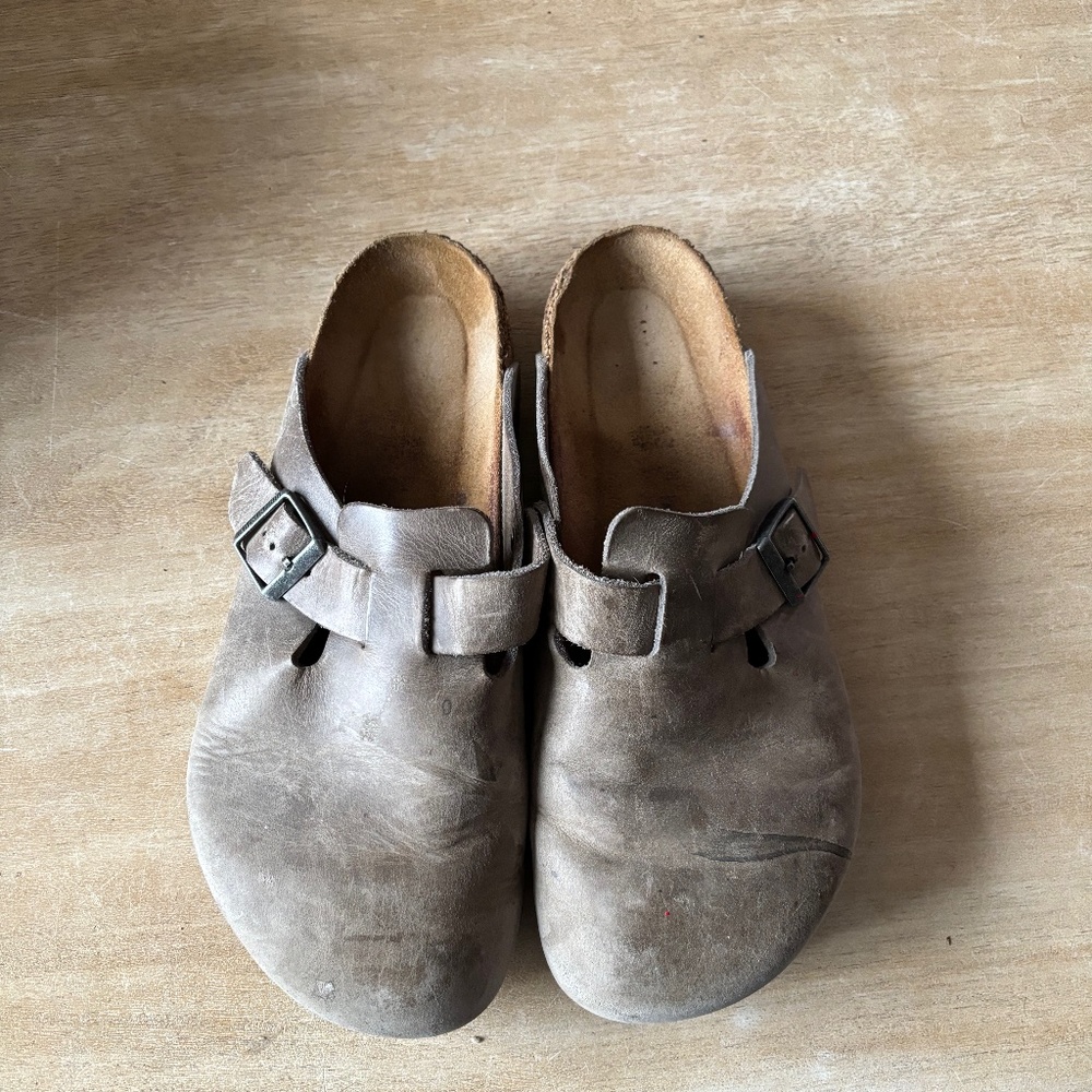 Birkenstock Boston Soft footbed Clog in Taupe sz 43